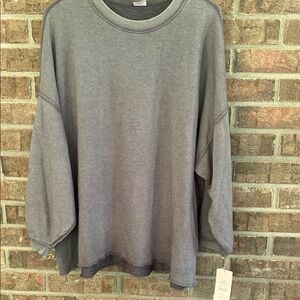Secret Treasures Gray Sweatshirt